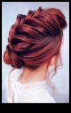 De la valuri la Updos Coafuri versatile roșii și Auburn pentru fiecare ocazie